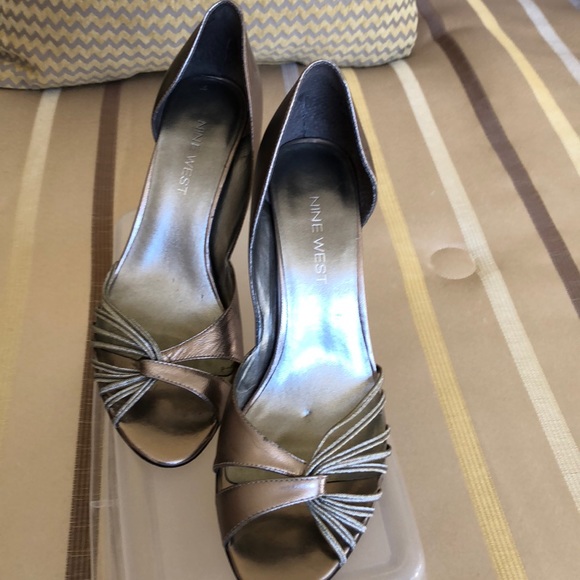 pewter color shoes nine west